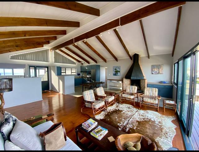 3 BEDROOM HOUSE TO LET IN OUTENIQUA STRAND